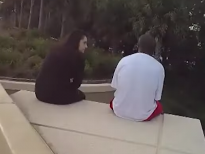 woman uses linkin park song to stop man from committing suicide woman uses linkin park song to stop man from committing suicide