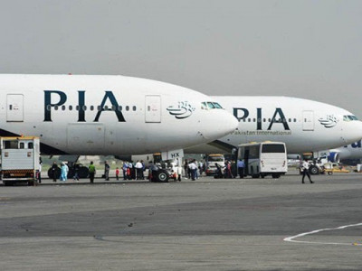 pilots hit out at pia for violating rules