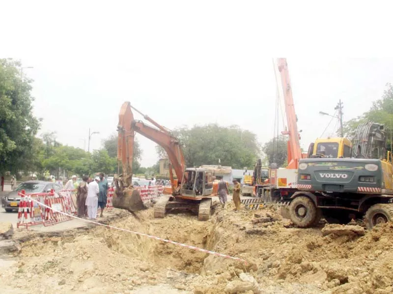 heavy machinery is deployed near the metropole hotel to change a collapsed sewerage line photo online heavy machinery is deployed near the metropole hotel to change a collapsed sewerage line photo online