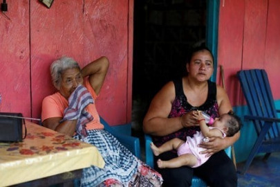 guatemalan villagers recognize viral photo of mother pleading at us border guatemalan villagers recognize viral photo of mother pleading at us border