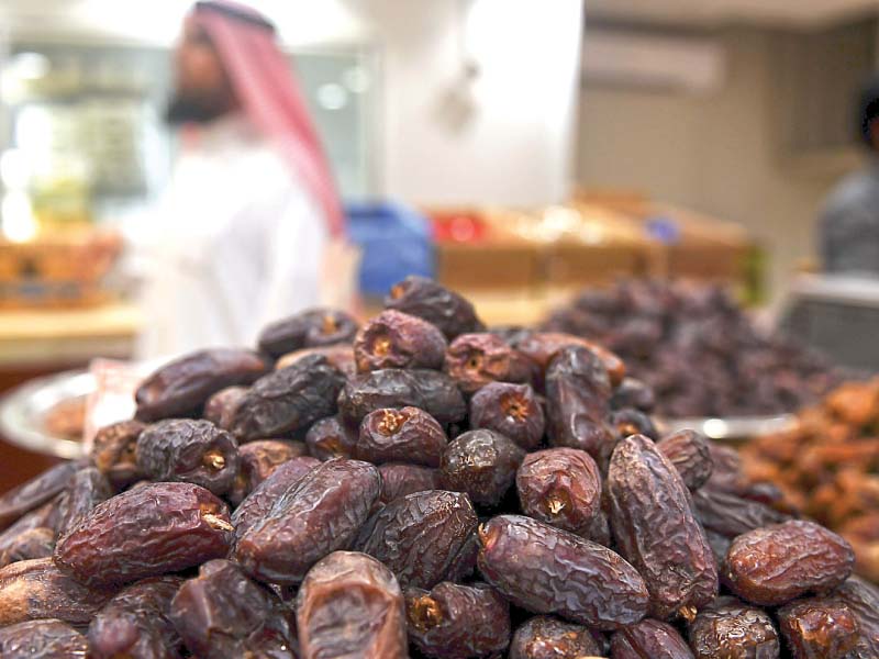 it is expected that the visit of date importers from sri lanka will greatly help in increasing exports of pakistani dates photo file