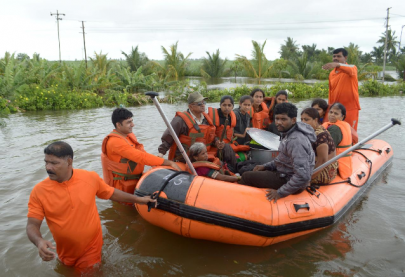 death toll from india floods rises to 95 hundreds of thousands evacuated