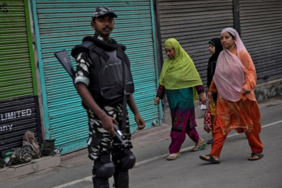 india reimposes some restrictions in occupied kashmir ahead of eidul azha india reimposes some restrictions in occupied kashmir ahead of eidul azha