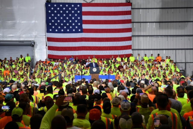 whilst environmentalists decry fossil overuse us president senses opportunity photo online whilst environmentalists decry fossil overuse us president senses opportunity photo online