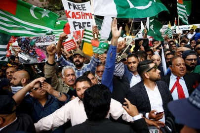 thousands protest in london for occupied kashmir outside indian high commission