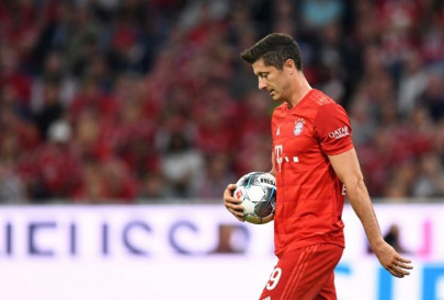 lewandowski brace spares bayern blushes in opening night draw