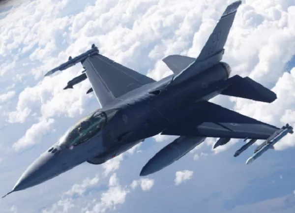 a us air force f 16 fighter taking part in the u s led saber strike exercise flies over estonia june 6 2018 photo reuters a us air force f 16 fighter taking part in the u s led saber strike exercise flies over estonia june 6 2018 photo reuters