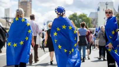 british mps press johnson to recall parliament over brexit