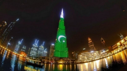 watch pakistan s upside down flag on burj khalifa upsets expats