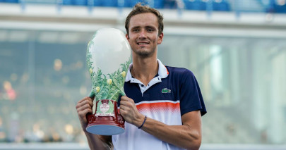 at last cincinnati title lands medvedev in world top five