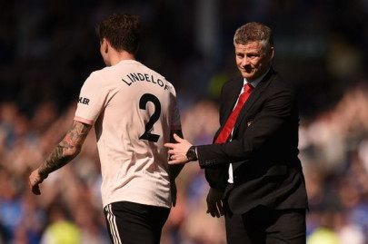 solskjaer s faith in lindelof leaves smalling jones in shade