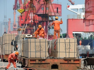 us ports brace for surge of imports ahead of new tariffs on china us ports brace for surge of imports ahead of new tariffs on china