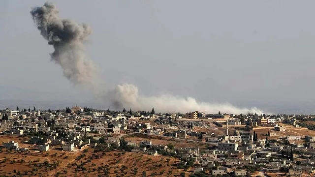 smoke billows following reported regime air strikes on the village of kafr sajna in the southern outskirts of syria 039 s idlib province on august 16 2019 photo afp smoke billows following reported regime air strikes on the village of kafr sajna in the southern outskirts of syria 039 s idlib province on august 16 2019 photo afp
