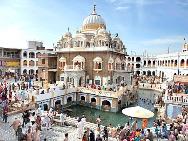 sikh pilgrims from india gather for baba guru nanak 039 s 546th birth anniversary photo myra iqbal sikh pilgrims from india gather for baba guru nanak 039 s 546th birth anniversary photo myra iqbal