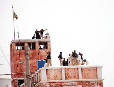 jail break chaos subsides in central jail but 1 prisoner shot dead by outsiders jail break chaos subsides in central jail but 1 prisoner shot dead by outsiders