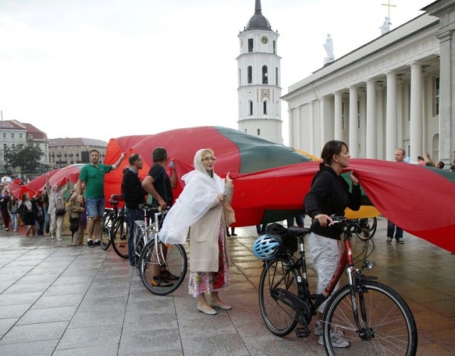 lithuanians celebrate the 25th anniversary of the baltic way in 2014 in august 1989 the human chain helped the baltic states win independence from the soviet union photo afp