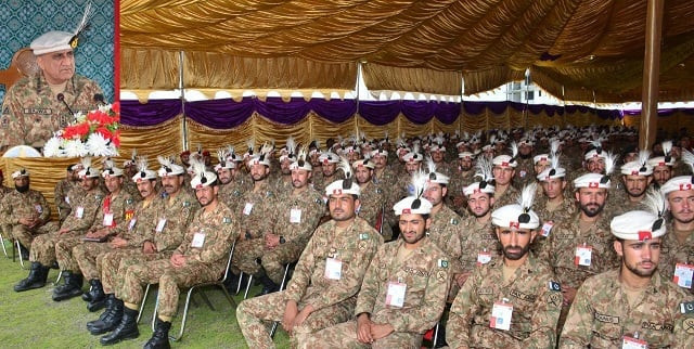 gen qamar javed bajwa visits gilgit 039 s formation headquarters photo ispr gen qamar javed bajwa visits gilgit 039 s formation headquarters photo ispr
