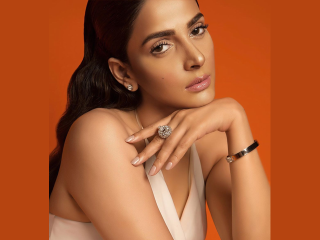 640px x 480px - Saba Qamar is sheer perfection in latest photo shoot