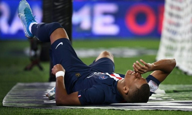 paris saint germain lost star strikers edinson cavani and kylian mbappe to injuries on sunday as the french champions 039 problems continued to mount despite a 4 0 thrashing of toulouse photo afp paris saint germain lost star strikers edinson cavani and kylian mbappe to injuries on sunday as the french champions 039 problems continued to mount despite a 4 0 thrashing of toulouse photo afp