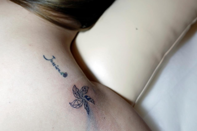 hong kong artist offers free protest themed tattoos hong kong artist offers free protest themed tattoos