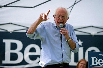 us presidential candidate bernie sanders takes aim at corporate media tech giants us presidential candidate bernie sanders takes aim at corporate media tech giants
