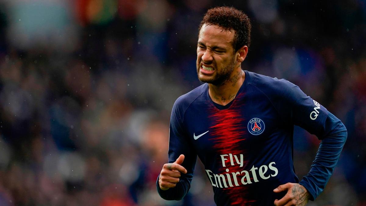 the transfer window closes on monday september 2 leaving barcelona in a race against time to come to an agreement with psg that would allow the brazilian to get his desired transfer back to the camp nou photo afp