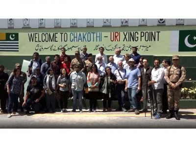 foreign media correspondents visit loc briefed on kashmir situation ispr foreign media correspondents visit loc briefed on kashmir situation ispr