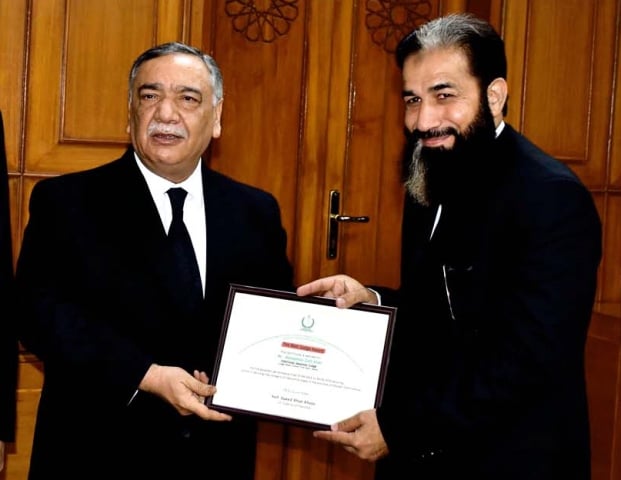 cjp asif saeed khosa distributing awards to model criminal trial court judges at supreme court in islamabad on august 30 2019 photo nni