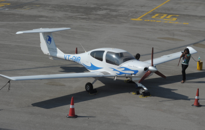 aussie newbie pilot lands plane after instructor blacks out