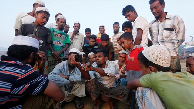 bangladesh bans mobile phone access in rohingya camps photo reuters