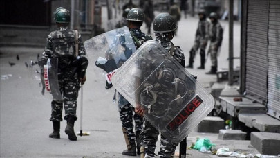 kashmiris struggle to meet relatives in detention kashmiris struggle to meet relatives in detention