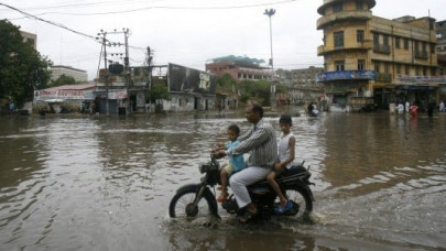 inundated roads continue to plague commuters