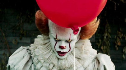 it chapter two floats to top of the box office it chapter two floats to top of the box office