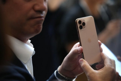 apple s new iphone 11 pro is reportedly triggering fear of holes apple s new iphone 11 pro is reportedly triggering fear of holes