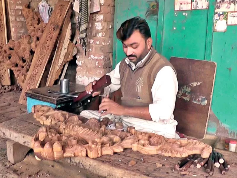 from the cutting of wood to carving and polishing no machine is used photo express from the cutting of wood to carving and polishing no machine is used photo express