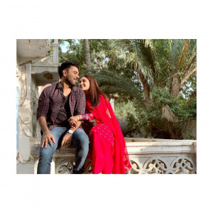 real life couple iqra aziz yasir hussain to share screen space