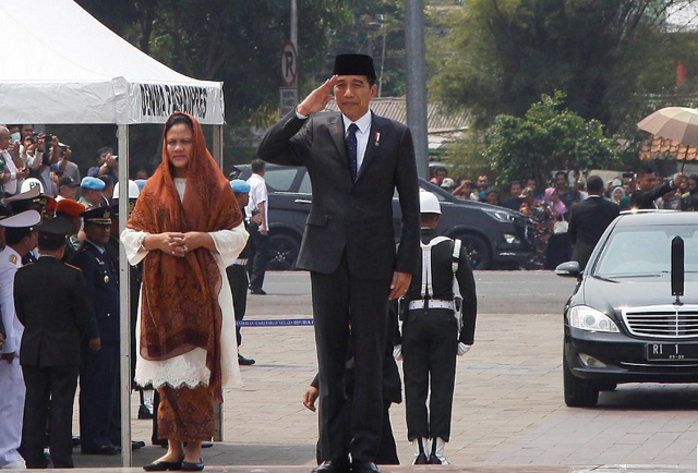 indonesian president joko widodo salutes as he arrives to attend a funeral ceremony of former indonesian president b j habibie at kalibata heroes cemetery complex in jakarta indonesia photo reuters