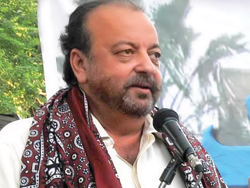 shc seeks arguments from defence lawyers rejects durrani 039 s request to cancel his arrest warrant photo file shc seeks arguments from defence lawyers rejects durrani 039 s request to cancel his arrest warrant photo file
