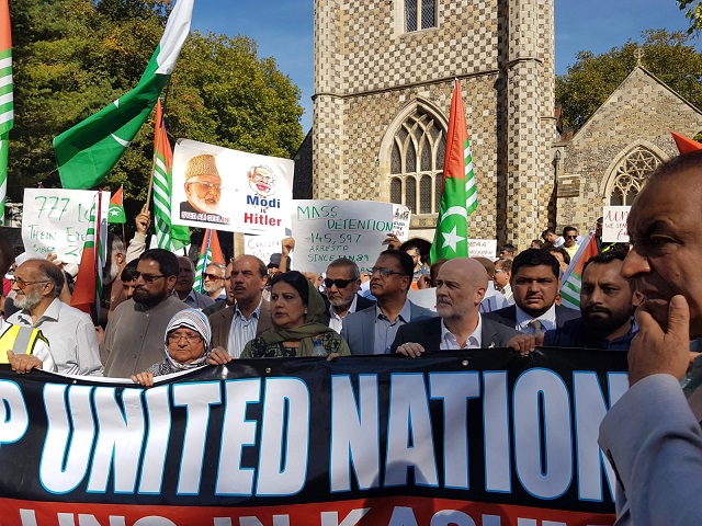 british kashmiris march through streets of britain s reading town for kashmiris right of self determination photo express