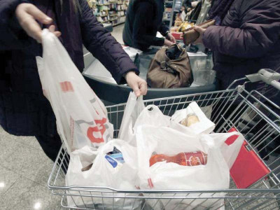 ban on plastic shoppers challenged in islamabad