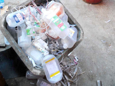 medical waste littered outside dow dental college in karachi medical waste littered outside dow dental college in karachi