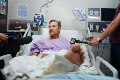 aussie hiker with snapped leg makes two day crawl to safety aussie hiker with snapped leg makes two day crawl to safety