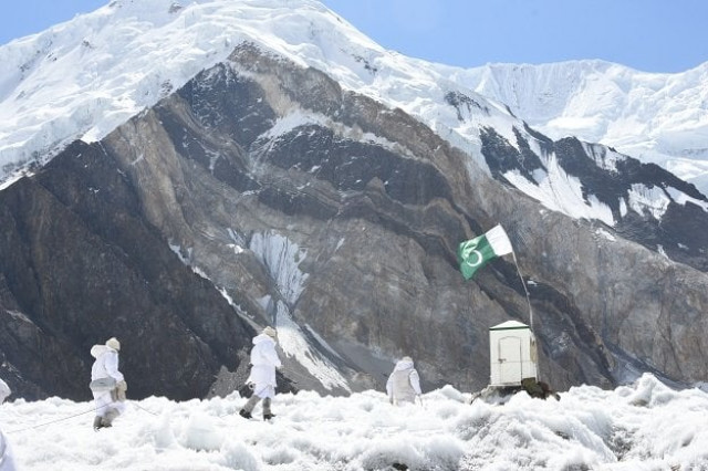 siachen pakistan september 16 pakistani soldiers patrol where india and pakistan both claim the area and have thousands of soldiers stationed there in siachen pakistan on september 16 2019 at a height of up to 8 000 meters siachen is regarded as the world 039 s highest battlefield due to military conflict between india and pakistan which was started in 1984 military life in the region is viewed by anadolu agency for the first time in international media photo anadolu agency siachen pakistan september 16 pakistani soldiers patrol where india and pakistan both claim the area and have thousands of soldiers stationed there in siachen pakistan on september 16 2019 at a height of up to 8 000 meters siachen is regarded as the world 039 s highest battlefield due to military conflict between india and pakistan which was started in 1984 military life in the region is viewed by anadolu agency for the first time in international media photo anadolu agency