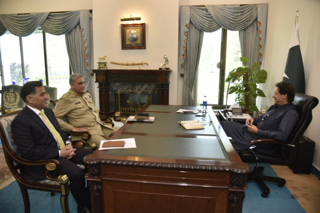 pm imran khan meets coas isi chief at pm house in islamabad on wednesday photo pm house pm imran khan meets coas isi chief at pm house in islamabad on wednesday photo pm house