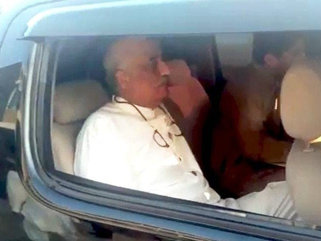 khursheed shah in nab custody screen grab khursheed shah in nab custody screen grab