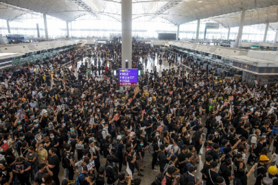 hong kong curbs airport links as protesters vow stress test hong kong curbs airport links as protesters vow stress test