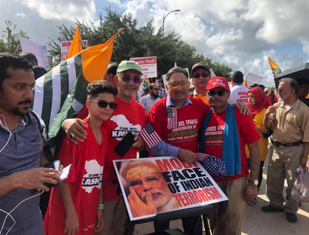 thousands of muslim sikhs and members of human rights organisations participated in the protest outside the howdy modi rally photo express thousands of muslim sikhs and members of human rights organisations participated in the protest outside the howdy modi rally photo express