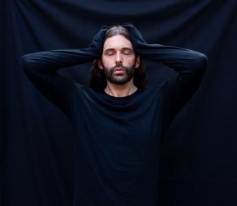 queer eye star jonathan van ness reveals he is hiv positive