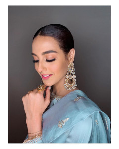 iqra aziz says no to whitening cream advertisement despite hefty offer iqra aziz says no to whitening cream advertisement despite hefty offer