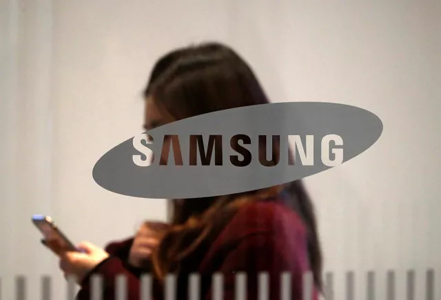 the logo of samsung electronics is seen at its office building in seoul south korea january 7 2019 photo reuters the logo of samsung electronics is seen at its office building in seoul south korea january 7 2019 photo reuters